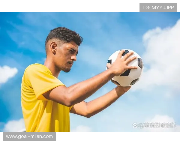 足球场上的巨星风采展现踢球动作与激情引领全球球迷热潮