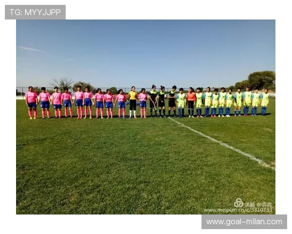 足球明星风采尽显 赛场英姿定格瞬间展示荣耀与激情